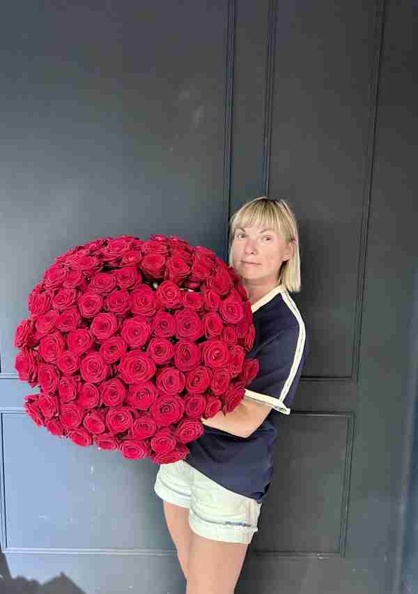 101 red roses